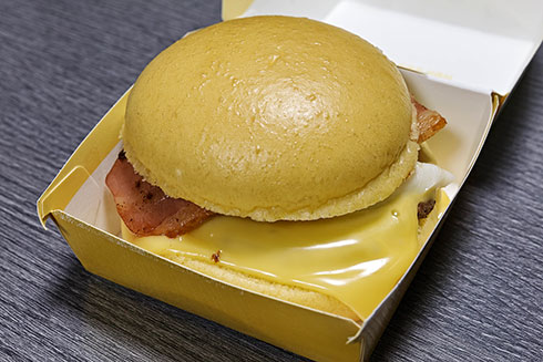 <月見バーガー>