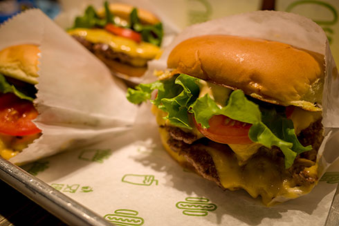 <SHAKE SHACK>